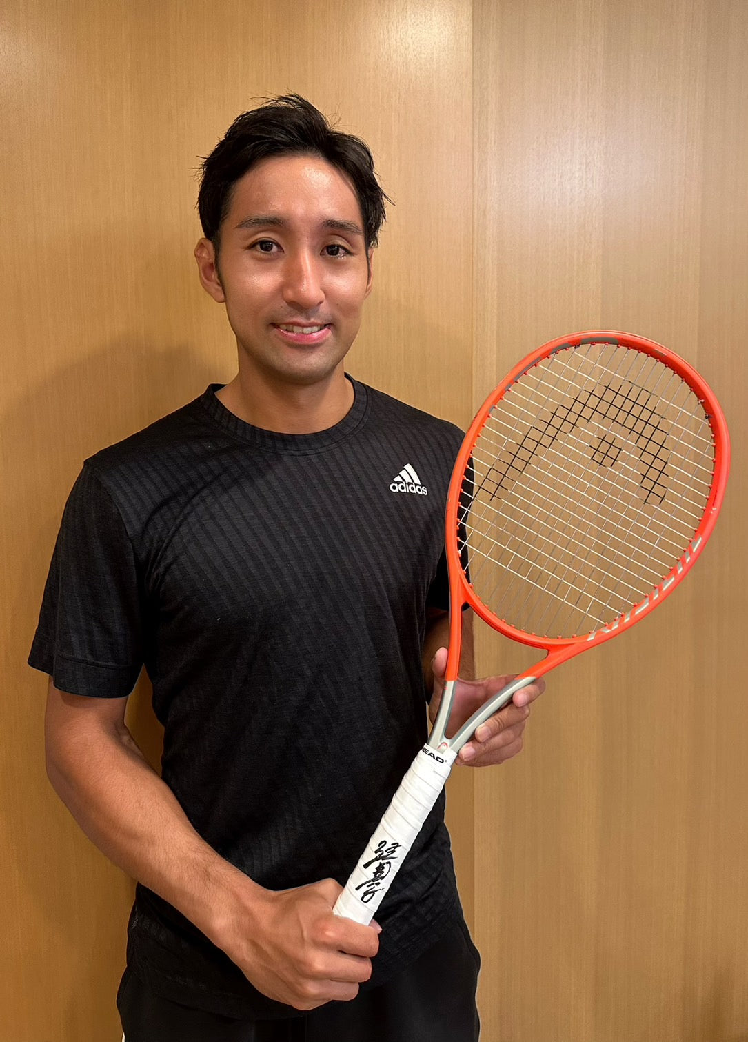 内山靖崇選手が実際に試合で使用したサイン入りラケット – CHARITY X