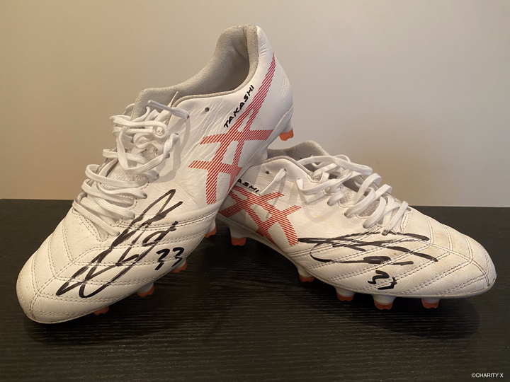 乾貴士選手のサイン入りスパイク – CHARITY X 乾貴士選手のサイン入りスパイク – CHARITY X